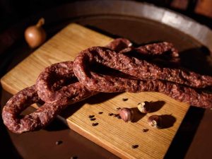 Vytinta "Tėviškės" dešra apie 400-500g/vnt