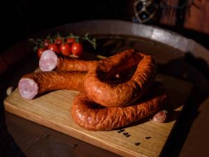 Kaimiška karšto rūkymo dešra 550-650g/vnt