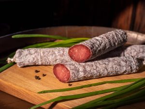 Vytinta "Proginė" dešra apie 350-400g/vnt