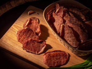 Kiaulienos čipsai traškūs, kaina nurodyta už 100g